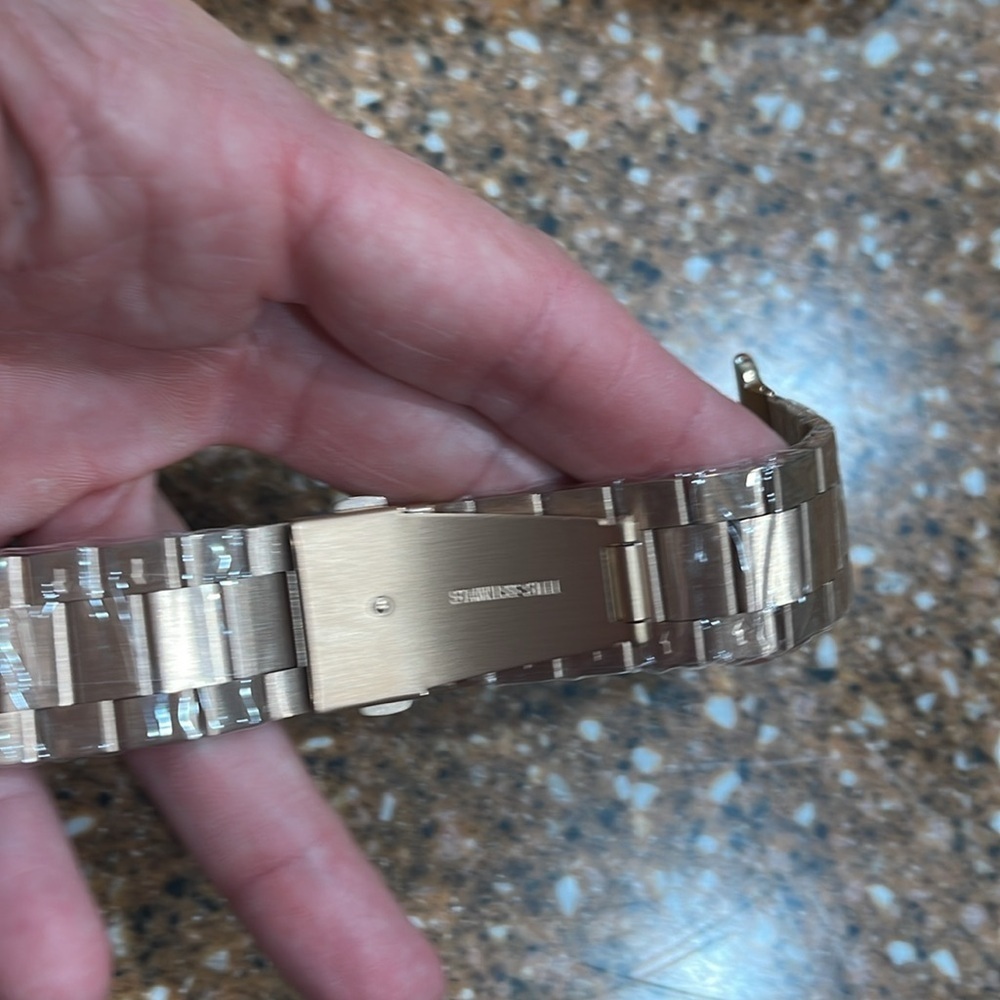 Stainless Steel Rose color smartwatch band - Picture 2 of 3